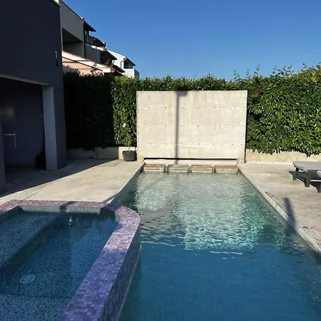 Hébergement de vacances Casa Moderna *